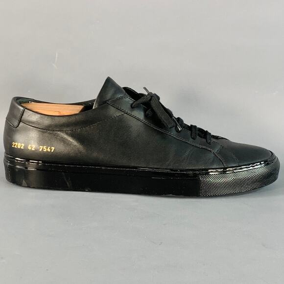 COMMON PROJECTS Size 9 Black Leather Low Top Shiny Sole Sneakers - Picture 2 of 8